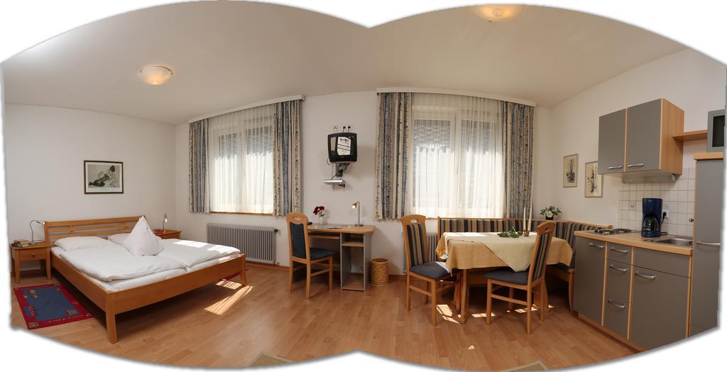 Hofer Guest House วิลลาค ห้อง รูปภาพ